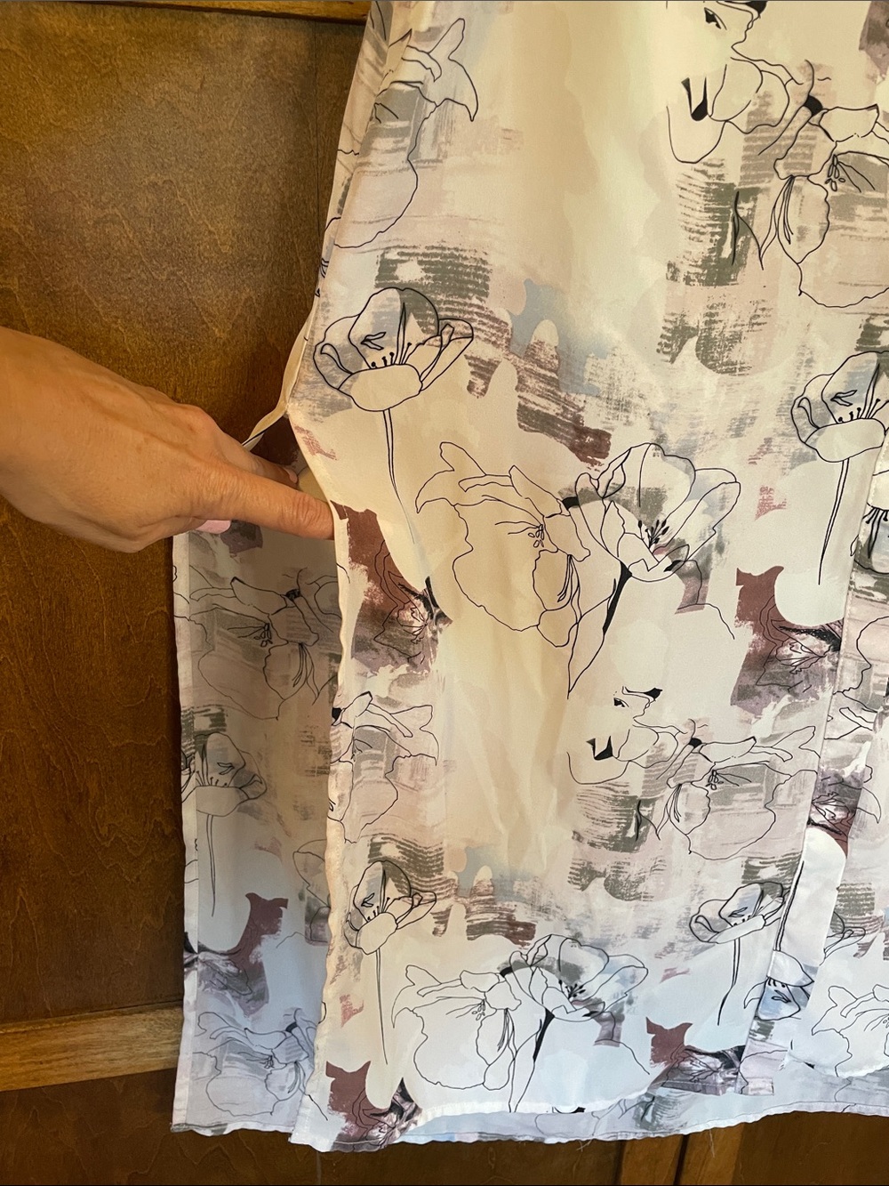 Cleo Sleeveless Floral-Print Button Front Tunic in Blush and Mauve - Picture 3 of 11